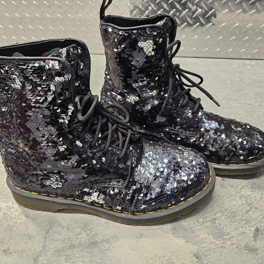 NWOB DOC MARTENS Pascal Sequin Black Boots - Picture 4 of 7